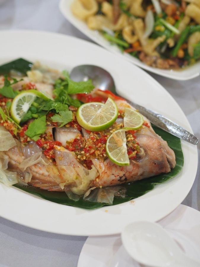 Phuphanplace Hotel Ban Phang Khwang Tai Екстериор снимка