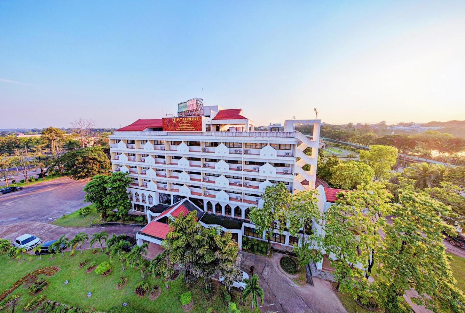 Phuphanplace Hotel Ban Phang Khwang Tai Екстериор снимка
